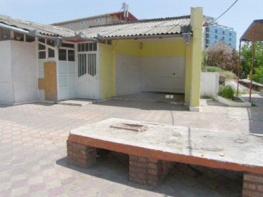 Satul de Vacanţă arată dezolant